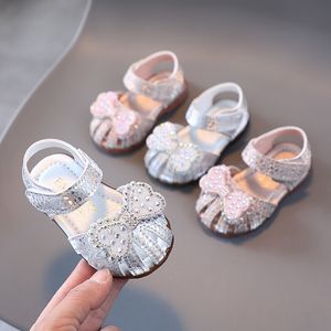 Eerste wandelaars babyschoenen zomer vrouwelijke baby sandalen 0-1-3 jaar oude kinderen niet-slip zachte bodem peuter schoenen baotou kleine prinses schoenen 230227