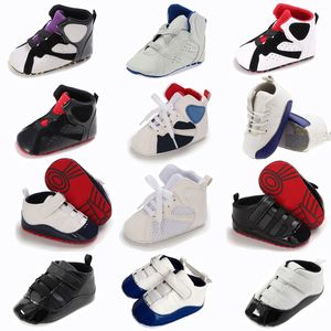 Eerste wandelaars babysneakers pasgeboren lederen basketbal wiegschoenen sport kindermode laarzen kinderen peuter zachte zool winter warme mocassins