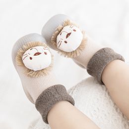 First Walkers Baby Sock Shoes voor Winter Dikke Dikke katoenen dierenstijlen Leuke vloer Antislip First Walkers 03 jaar Kerstcadeaus 230322