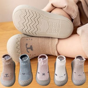 First Walkers Baby Socks Shoes Infant Cute Cartoon Kids Boy Suela de goma suave Niño Floor Sneaker BeBe Botines Toddler Girls Walker 230615