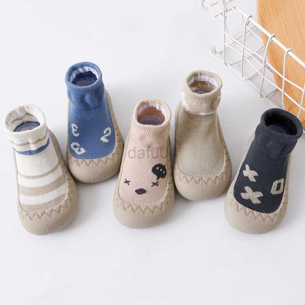 Premiers marcheurs Bébé chaussettes chaussures enfant en bas âge premier marcheur bébé fille enfants semelle en caoutchouc souple bébé garçon chaussure coton anti-dérapant 0-3Y printemps été L0826