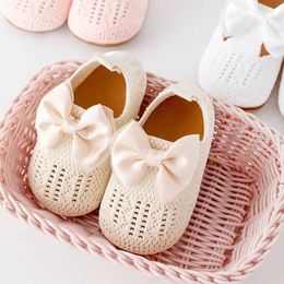 First Walkers Baby Spring en Autumn Shoes Leuk Bowknot voor Toddler Girl 0-9-18 maanden Infant Shoe Soft ademende anti-slip zool hoge kwaliteit Q240525