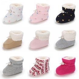 Premiers marcheurs bébé bottes d'hiver enfant en bas âge né mignon laine de couleur unie pour fille garçon Super garder au chaud chaussons de champ de neige botte 221122