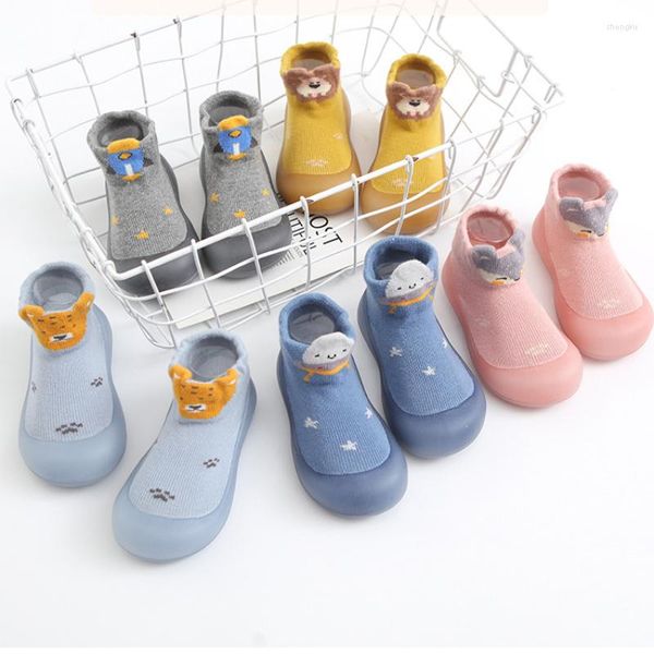 First Walkers Born Baby Boy Shoes Patrón de bordado Calcetines antideslizantes Niños Niñas Suela de goma suave Cuna Botines para niños pequeños Zapatillas de deporte para niños