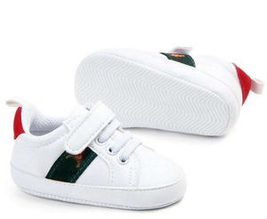 Eerste wandelaars geboren babyschoenen Baby's zachte bodem Antislip Prewalker Sneakers 0-18 maanden Cadeau