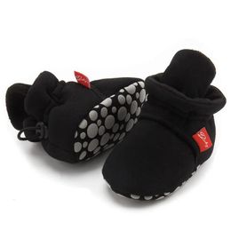 Premiers marcheurs nés chaussures chaussettes chaudes bottes pour tout-petits hiver Walker bébé filles garçons semelle souple chaussons de neige unisexe berceau zapatos bebe 231020