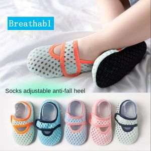 Babyschoenen Jongen Kinderen Vloer Strand Watersport Sneakers Kinderen Aqua Barefoot Schoenen Baby Meisje Surf Vissen Indoor Voet Sokken 230914