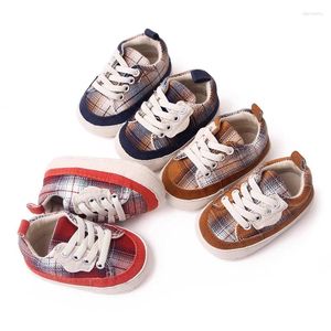 Primeros caminantes lienzo a cuadros nacido bebé niño zapatos pre-walker suela suave cochecito primavera otoño bebes zapatillas de deporte casuales
