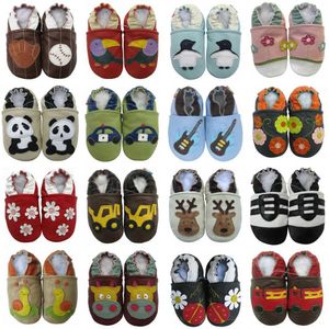 Premiers marcheurs carozoo chaussures en cuir souple bébé garçons et filles chaussures de bébé pantoufles nouvelles de marche en cuir de marche