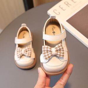 First Walkers Children's Fashion Thousand Bird Bow Baby Girls First Walker Shoes Hook Loop Princess Japanese Style Loafers Simple 230314