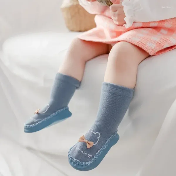 Chaussettes à tube moyen pour enfants, premiers marcheurs, chaussures de marche antidérapantes à semelles souples, en coton peigné, isolées