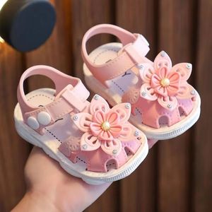 Babyschoenen Kindersandalen Zomer Plastic Antislip Zachte zool Extern Dragen Schattig Indoor Strandschoenen Peuter Wandelen 231213