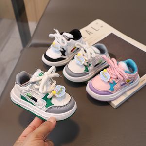 First Walkers Kinderschoenen voor babymeisjes jongens sneakers casual ademende mesh antislippery baby peuter 230812