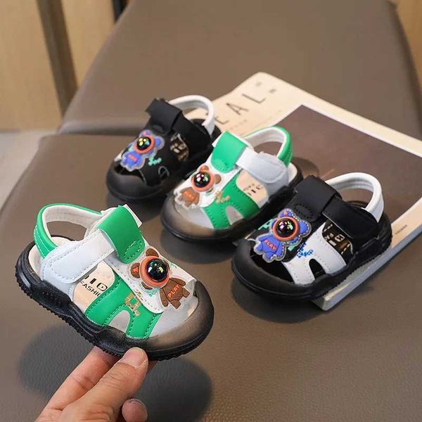 First Walkers Childrens Sandales Baotou Baby Chaussures Girls Summer Soufflent Soft Sole Cartoon Shoe Male Baby Toddler chaussures de nouveau-nés Chaussures pour enfants Y240423