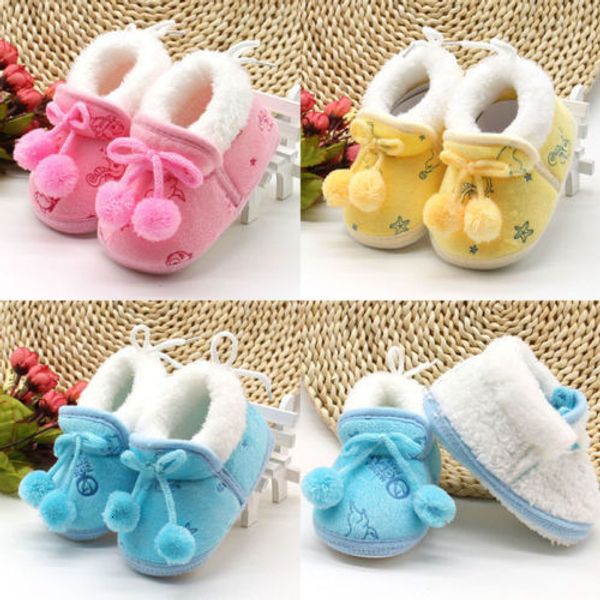 Premiers marcheurs mignons chaussures de berceau antidérapantes hiver chaud bébé filles pantoufles bottes de neige décontracté Hairball imprimer doux beau cadeau 0 18M 221130