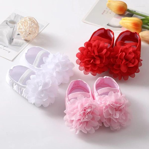 Premiers marcheurs mignons en satin fleur de fleur de fleur de chaussures de chaussures