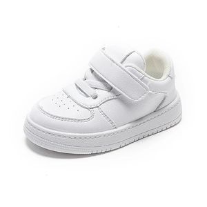 Babyschoenen DIMI 2023 LenteHerfst Baby Schoenen Zachte Comfortabele Peuter Rubber Antislip Jongen Meisje Witte Baby Sneaker 231213