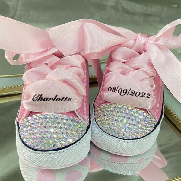 Premiers marcheurs Dollbling Baby Name Print Design exclusif Infant Berceau Chaussures Born Twins Birthday Show Pography Outfit Mocassin