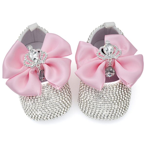 First Walkers Dollbling Girls Pink Crown Bailarina Zapatos de bautismo Zapatos infantiles Vestido hecho a mano Mamá Hija Outfit Bling chupetes 230601