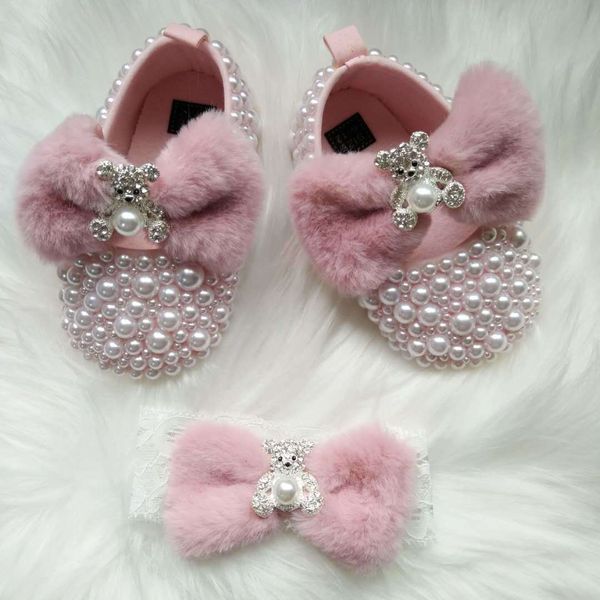 First Walkers Dollbling Pink Furry Cute Bear Bow Bling Rhinestones Hecho a mano Princesa nacida Baby Girl Shoes Wedding Party Ballet DIY Infant 230114