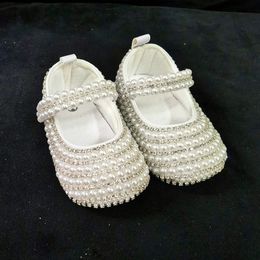 Premiers marcheurs Dollbling chaussures pour enfants blanc pur perle personnalisation à la main baptême cadeau d'anniversaire princesse petite fille chaussures 230314