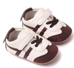 Babyschoenen Mode Baby schoenen geboren Meisjes Jongens Zachte Antislip Pu Suède Sneakers Harde zool Prewalkers 0-18M