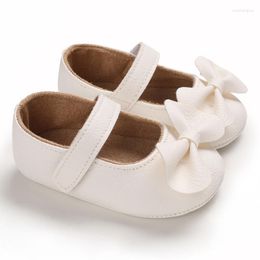 Primeros caminantes Moda Nacido Suela de bebé Zapatos antideslizantes Caucho Precioso Nudo de mariposa Comodidades infantiles Suave Niño