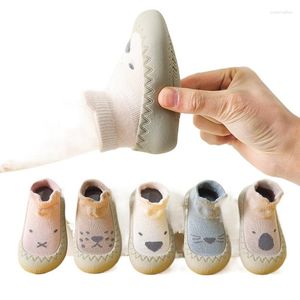 Premiers marcheurs marque de mode infantile bébé berceau chaussures garçon butin né enfant en bas âge fille semelle en caoutchouc anti-dérapant tricoté dessin animé chaussures pour 1 an