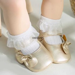 Babyschoenen Mode Pasgeboren Baby Meisjes Schoenen Gouden Strik Rubberen Zool Antislip PU Vierde Kwart Buiten Walker Peuter GirlH2422908