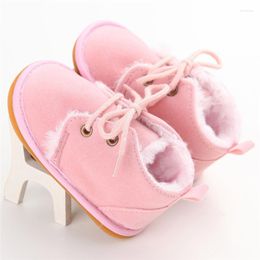 Botas de bebê First Walkers fashion sólidas com cadarço amarradas cruzadas para outono/inverno sapatos quentes de pelúcia atacado