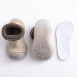 Chaussures de premiers pas pour bébé, chaussures d'hiver épaisses et chaudes, veloutées, semelle en caoutchouc souple, en coton, pour filles et garçons, antidérapantes