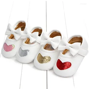 Eerste wandelaars Buitenlandse Handel Stijl Eén Hart Vierkleurige Baby Prinses Schoenen Liefde Groothandel 0876