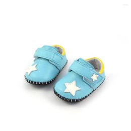 Eerste wandelaars Echt lederen Casual Baby Shoes Kids Sneakers Girl Boy Solid Color Socks Infant Toddler Non Slip Sports