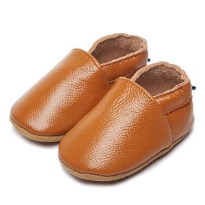 Eerste wandelaars echte lederen zachte unisex babyschoenen allerlei kleuren mocassins slippen op baby 221122