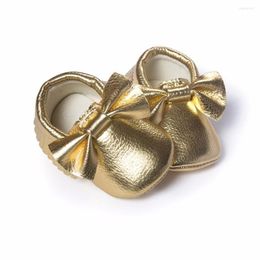 First Walkers Gold Baby Boy Shoe Año de regalo Niña Mocasines Born Infant Shoes Fringe Niños Prewalker Calcetines