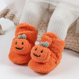 Chaussons pour bébés d'Halloween, pantoufles en polaire citrouille, chaussures de berceau à semelle souple, chaudes pour les premiers pas des enfants