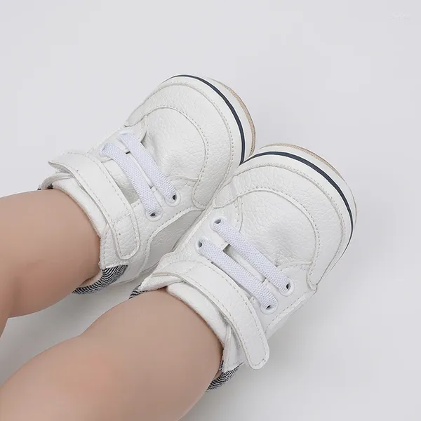 Primeros caminantes para bebés, niñas y niños, zapatillas de deporte de cuero PU, antideslizantes, suela suave, zapatos para caminar para niños pequeños