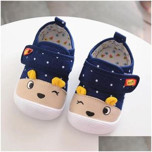 First Walkers Infant Kids Baby Boys Girls Cartoon Anti-Slip Shoes Soft Sole Squeaky Sneakers Babyslofjes Chaussures Bebe Fill 220908 DH3XT