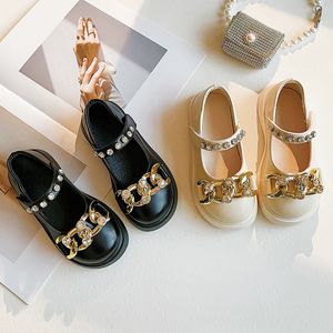 First Walkers Kids Leer schoenen voor schoolmeisjes Mary Janes Princess Sweet Black Party Children Flats Metal Chains With Rhinestone Soft 230217