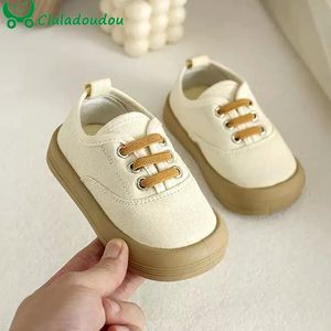 First Walkers Kinderschoenen voor meisje Spring baby Solid canvas schoenen Girls Casual Soft Bottom Non-Slip Boys Toddler School Sneakers 1-6 jaar 230314