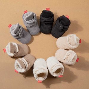 First Walkers Kidsun Babyschoenen Sokken Winterwarmte voor jongens en meisjes Non Slip eerste kleuterschoolschoenen Pasgeboren indoor schoenen D240525
