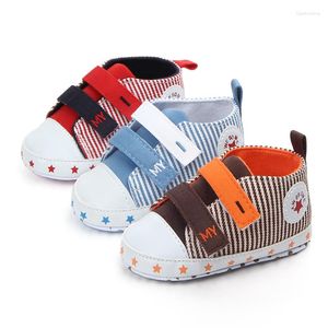 Eerste wandelaars mix kleur klassieke casual canvas babyschoenen geboren sport sneakers kinderen laarsjes kinderen mocassins