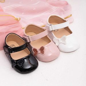 Eerste wandelaars nieuwe babyschoenen 0-18 maanden pasgeboren meisje prinses pu kleuterschool schoenen boogdecoratie rubber zool anti slip eerste wandelschoenen d240525