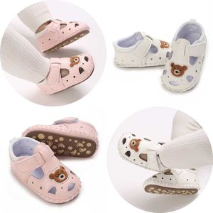 Eerste wandelaars nieuw product schattige teddybeer baby sandalen baby dames schoenen prinses rubber zool anti slip peuter first walker 2 kleuren d240525