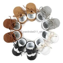 Babyschoenen Pasgeboren Baby Jongen Meisje Babyschoenen Schoenen Zachte rubberen onderkant Effen leer Oxford Jurk Peuter Mocassins Wieg Babyschoenen Q231006