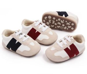 Eerste wandelaars pasgeboren babyschoenen lente zachte bodem sneakers baby's jongens niet-slip schoenen 0-18 maanden cb