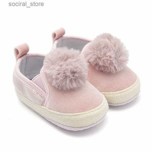 Nouveau-né garçon fille bébé chaussures mocassins mode moccs chaussures enfant en bas âge infantile mignon pompon premiers marcheurs frange bottes à semelles souples L240402