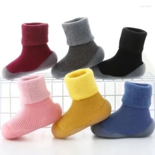 Chaussettes antidérapantes à semelle souple pour premiers pas, chaussettes de bébé en peluche épaisse, Anti-froid, chaussures de marche, automne et hiver