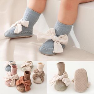 Chaussures de premiers pas pour bébés filles, bas à nœud papillon, Style princesse, bottes de berceau, mocassins pour tout-petits