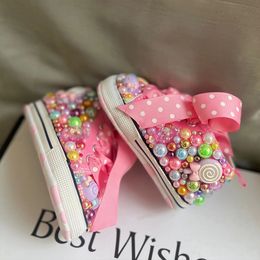 Eerste Walkers Sepatu Bayi Kanvas Berjalan Pertama Permen Lolipop Acak Sneakers Sol Lembut Untuk Anak Perempuan Bling Buatan Tangan Pesta Ulang Tahun 230328